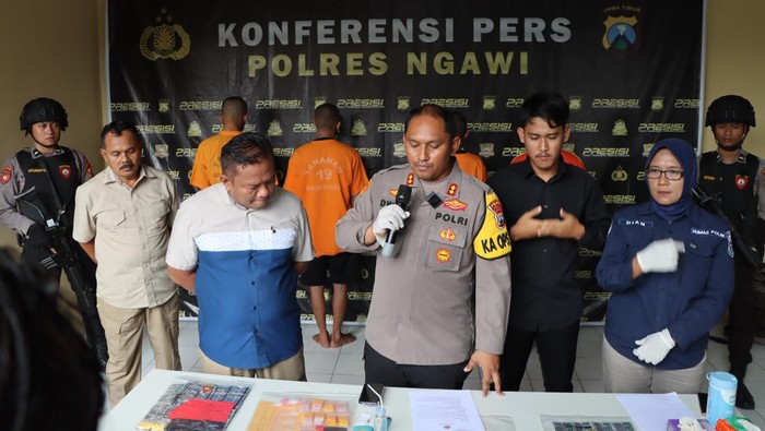 Empat pengedar narkoba dengan sasaran pelajar di Ngawi diringkus