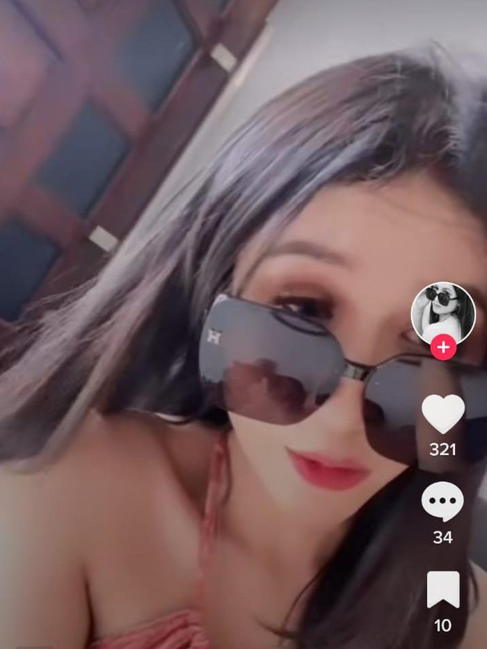 Erneli Yanti, selebgram yang bugil saat live Instagram (Foto: Istimewa) Erneli Yanti, selebgram yang bugil saat live Instagram (Foto: Istimewa)