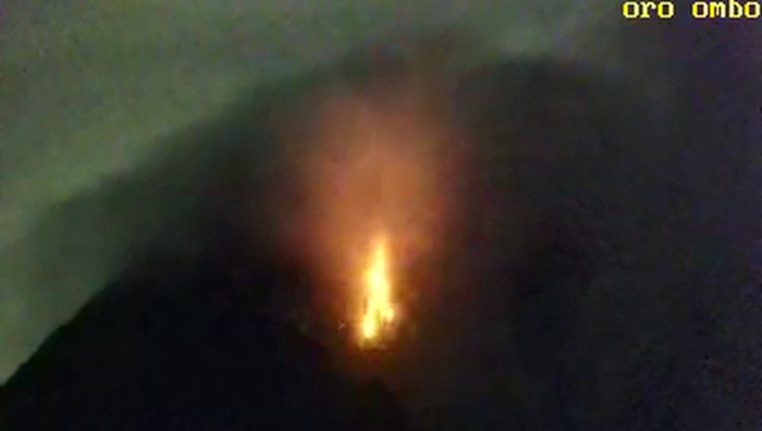Guguran lava pijar Gunung Semeru