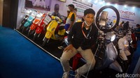 Untuk pertama kalinya, IIMS menghadirkan hall khusus sepeda motor listrik. 