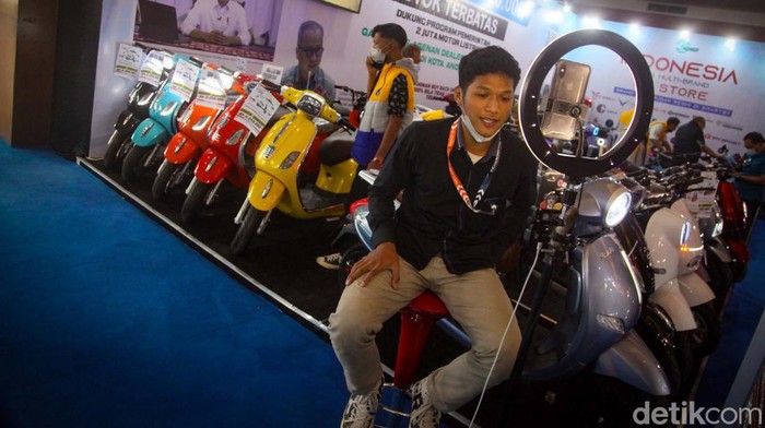 Hall Khusus Motor Listrik Diserbu Pengunjung Iims 2023 6126