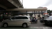 Halte TransJ Juanda direvitalisasi agar terintegerasi dengan Stasiun Juanda. 