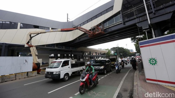 Hampir Rampung, Halte TransJ Segera Terintegrasi dengan Stasiun Juanda
