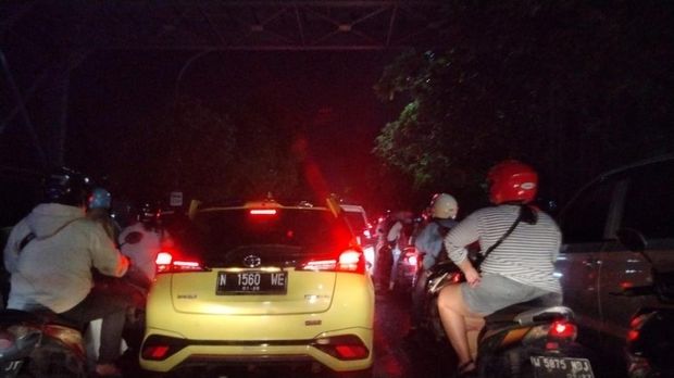 jalan ahmad yani surabaya macet