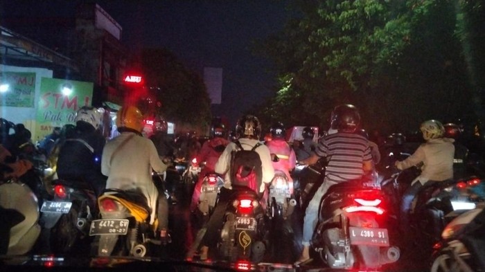 jalan ahmad yani surabaya macet