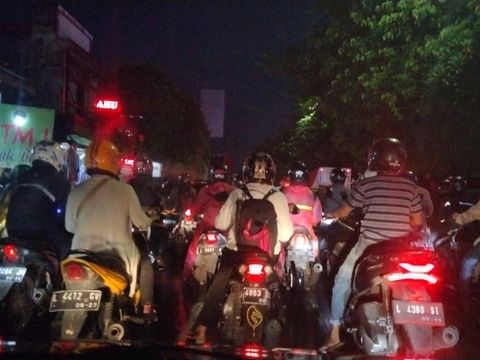 jalan ahmad yani surabaya macet