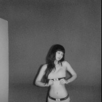 Jennie BLACKPINK membuktikan eksistensinya sebagai idol KPop yang mendunia dan mendapat julukan fashion icon. Foto: dok. Calvin Klein