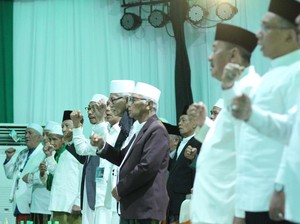 Pesan Kiai Sepuh di Abad ke-2 NU: Kompak, Jadi Juru Damai Dunia