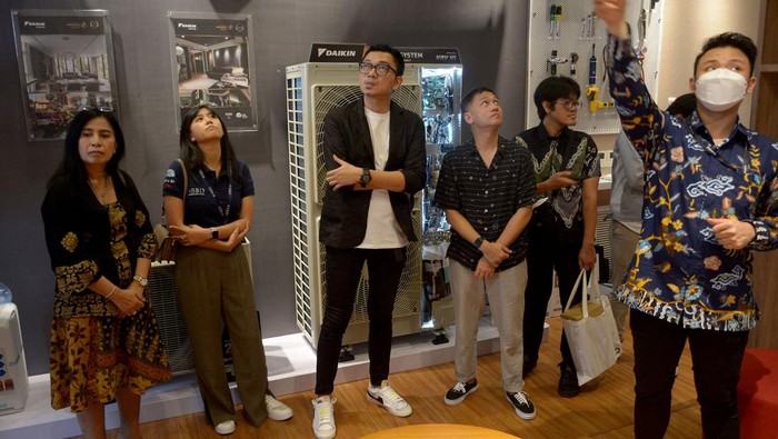 Lebarkan Sayap, Daikin Showroom Proshop Buka di Pulau Dewata Daikin resmi membuka showroom Proshop keduanya di Bali. Guna mendekatkan pada konsumen, Ini jadi showroom keduanya di Pulau Dewata.