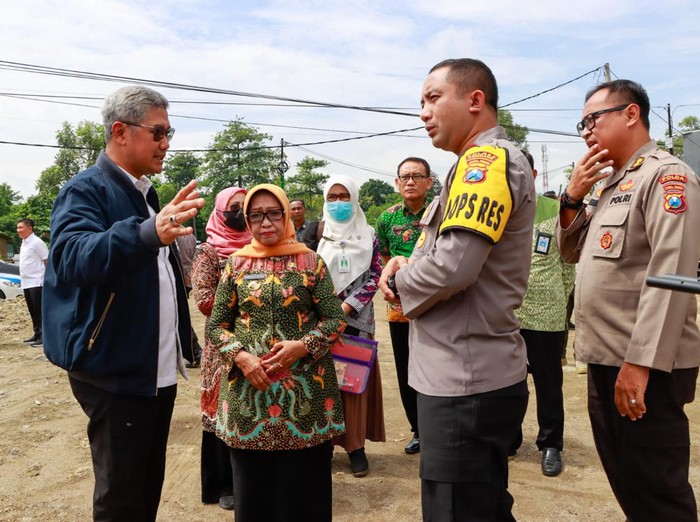 Mabes Polri mengecek lahan yang akan dibangun RS Bhayangkara di Jombang