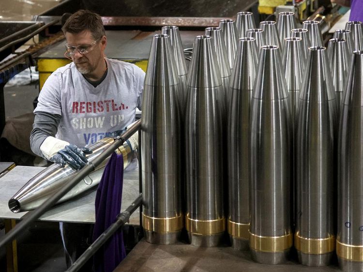 Melihat Pembuatan Peluru Artileri di Amerika Serikat