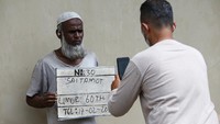 Imigran etnis Rohingya yang terdampar di pantai Desa Lampanah Leugah, Aceh Besar pada Kamis (16/2/2023) Sebanyak 62 orang.