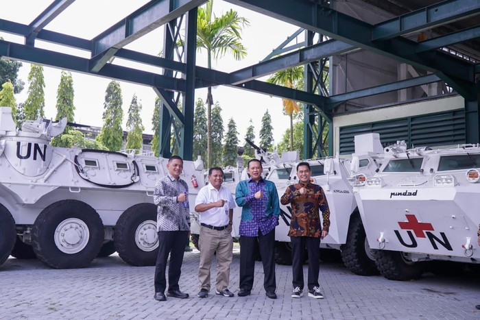 MPR-Pindad-Perusahaan Swasta