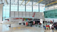 Informasi untuk kamu, AirAsia baru membuka penerbangan ke Jakarta-Silangit tahun lalu. Sejak beroperasi, tingkat keterisian rute Silangit tersebut rata-rata untuk setiap penerbangannya mencapai 83.6%.