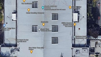 Ada laba-laba raksasa di Seattle Center. Foto: Reddit via Boredpanda