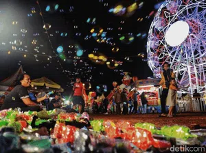 Pendar Cahaya di Pasar Malam Pesanggrahan