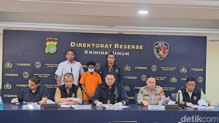 Polisi merilis kasus pembunuhan wanita bos ayam goreng di Bekasi