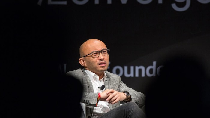 Potret Miliarder Sekaligus Bankir Paling Tenar di China yang Tiba-tiba Hilang Salah satu bankir miliarder paling terkenal di China, Bao Fan dikabarkan hilang. Informasi itu diumumkan oleh perusahaannya sendiri.
