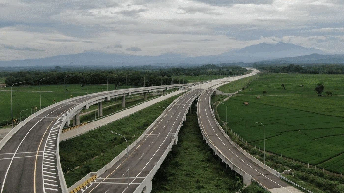 Belasan ruas tol baru bakal bisa dilewati untuk mudik Lebaran tahun ini. Rencananya, sebanyak 16 ruas tol baru akan dioperasikan secara fungsional.