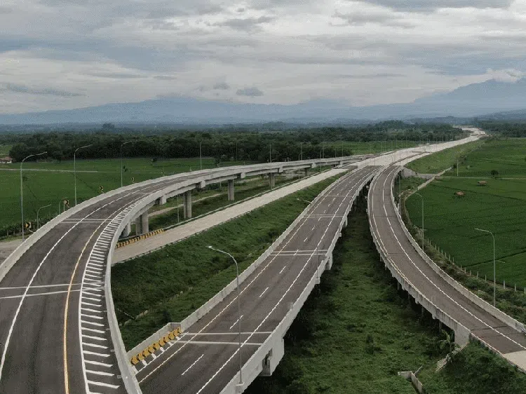 11 Potret Ruas Tol yang Bisa Dilewati Saat Mudik 2023