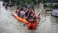 Hujan deras pada Kamis (16/2/2023) kemarin, menyebabkan sejumlah sungai di beberapa wilayah meluap dan banjir.
