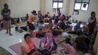 Kondisi terkini, sejumlah korban terdampak masih mengungsi di beberapa tempat. Termasuk sejumlah Sekolah Dasar (SD) ada yang digunakan sebagai tempat pengungsian sementara.