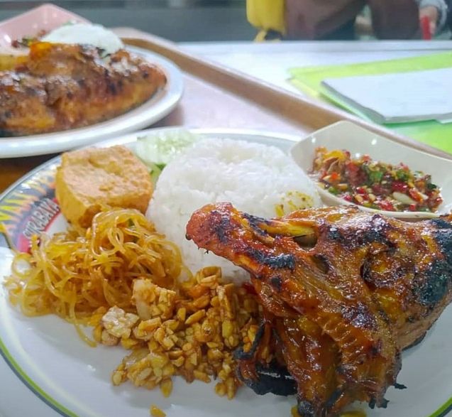 5 Ayam Bakar Rating Tertinggi di Google Ini Nikmat untuk Makan Siang!