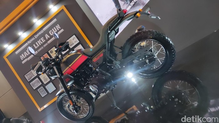 Royal Enfield Scram 411.