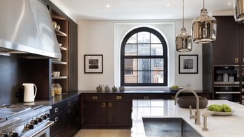 Jennifer saat ini sudah hamil besar. Bill Gates belum lama ini mengungkap rasa gembiranya akan kedatangan cucu pertama. Akan tetapi di sisi lain, dia juga mencemaskan nasib sang cucu di masa depan. Foto: Daily Mail