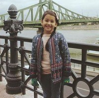 Pemilik nama lengkap Sandrinna Michelle Skornicki lahir pada 11 Januari 2007. Sandrinna memiliki darah keturunan Amerika dan Jawa dari kedua orangtuanya. Foto: Instagram/@sandrinna_11