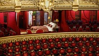 Tamu nantinya akan tidur di ruangan yang biasanya menjadi tempat kursi terbaik untuk menyaksikan Opera Garnier yaitu The Box of Honour. (REUTERS/Gonzalo Fuentes)  