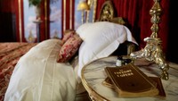 Ruangan itu direnovasi menjadi kamar tidur mewah. (REUTERS/Gonzalo Fuentes)  