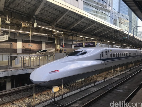 detikcom berkesempatan menjajal shinkansen pada Jumat (16/2/2023), udara Tokyo di pagi hari tadi berkisar 5-7 derajat celcius. detikcom berkesempatan menjajal shinkansen pada Jumat (16/2/2023), udara Tokyo di pagi hari tadi berkisar 5-7 derajat celcius.