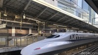 Shinkansen Jepang yang Tepat Waktu Terlambat, karena... Ular