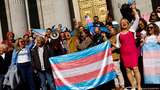 Spanyol Sahkan UU Hak Transgender, Aborsi dan Cuti Haid