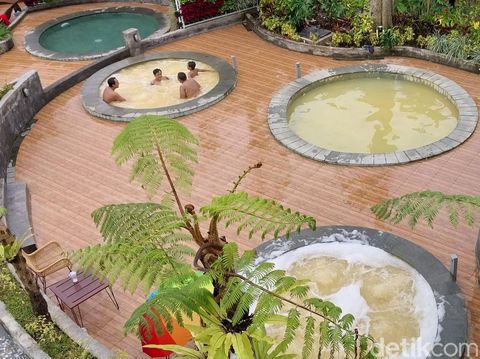 Suasana Songgoriti Hot Spring Kota Batu