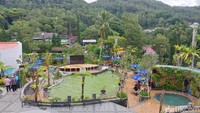 Songgoriti Hot Spring Kota Batu menawarkan suasana bersantai di kolam maupun whirpoll degan air panas alami dari Candi Songgoriti. (Foto: M Bagus Ibrahim/detikJatim)