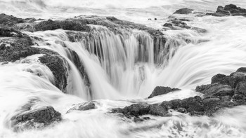 Thors Well atau Sumur Thor adalah salah satu keajaiban alam lautan yang membingungkan. Foto: Atlas Obscura