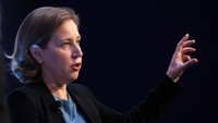 Wojcicki yang kini berusia 54 tahun menjabat CEO YouTube sejak 2014. Hollie Adams/Bloomberg via Getty Images.