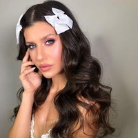 Dan cukup kontras saat dirinya menjadi model. Kecantikan Tanja semakin terpancar dengan makeup.Foto: dok. Instagram/Tanja Lamby