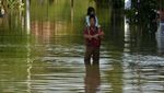 Terus Diguyur Hujan, Banjir Rendam Rumah Warga di Makassar