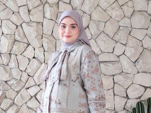 Cerita Vebby Palwinta Menahan Sakit Persalinan hingga Cakar Suami