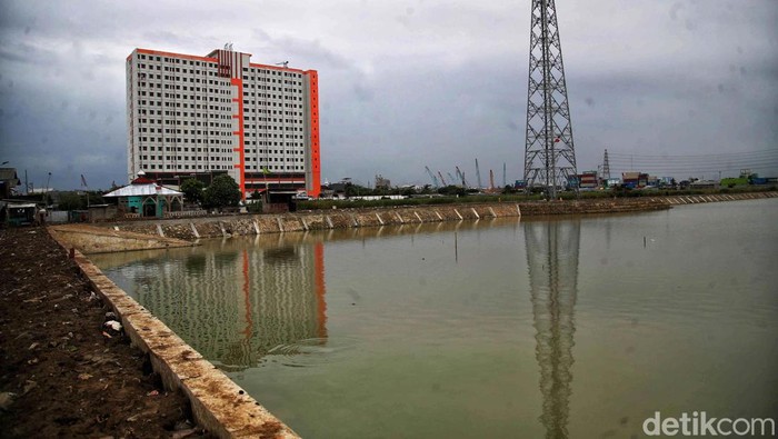 Pemkot Jakarta Utara tengah membangun Waduk Belibis, Semper, Jakarta Utara. Waduk ini sebagai solusi masalah banjir di Jakarta Utara.