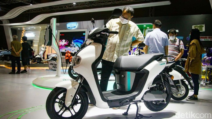 Yamaha Indonesia mengenalkan Yamaha NEO'S  di pameran Indonesia International Motor Show atau IIMS 2023. Motor listrik tersebut belum mulai dijual di Tanah Air.