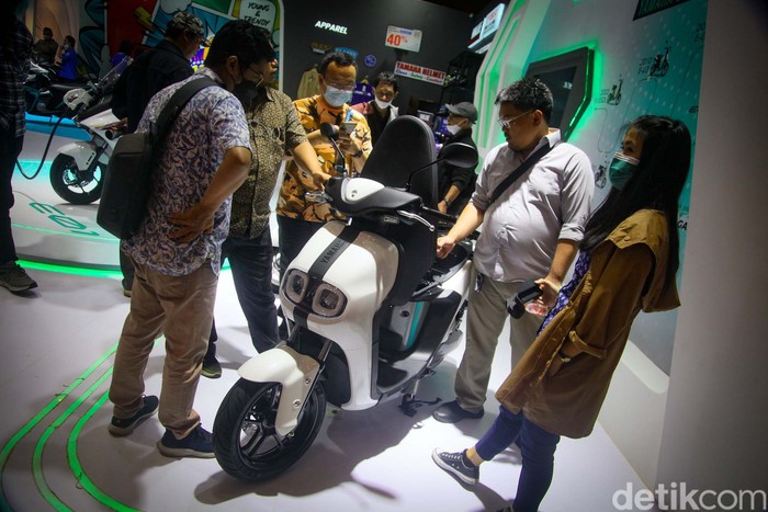 Yamaha Indonesia mengenalkan Yamaha NEOS  di pameran Indonesia International Motor Show atau IIMS 2023. Motor listrik tersebut belum mulai dijual di Tanah Air.