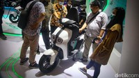 Yamaha NEOS sebenarnya bukan produk yang benar-benar baru. Sebab, tunggangan tersebut lebih dulu meluncur di Vietnam. Menariknya, di negara berjuluk Negeri Bintang Jingga itu NEOS hanya dijual mulai Rp 30 jutaan.