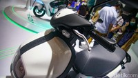Secara performa, motor listrik yang dipasang di motor ini mampu menghasilkan tenaga 2,3 kW dan torsi maksimum 138,3 Nm. Kendaraan tersebut hanya memiliki bobot 98 kg, termasuk baterai.
