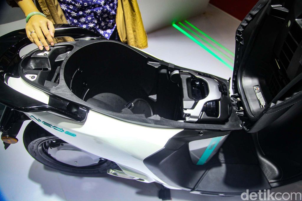 Yamaha Indonesia mengenalkan Yamaha NEO'S  di pameran Indonesia International Motor Show atau IIMS 2023. Motor listrik tersebut belum mulai dijual di Tanah Air.