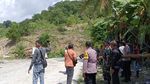Penampakan Longsor di Kupang: Jalan Lumpuh Total-Warga Susuri Hutan