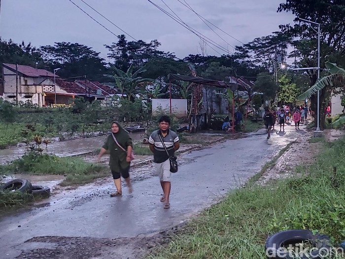 Banjir akibat tanggul sungai jebol di Perumahan Dinar Indah Semarang telah surut, Sabtu (18/2/2023) petang.